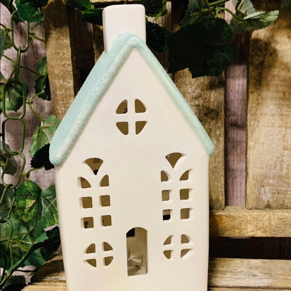 White Light Up House w Turquoise/Blue Glittery Roof